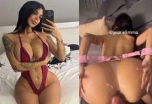Jaiane Limma pelada transando de quatro com a mão algemada