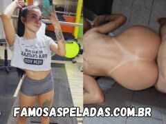 Xgisa fazendo sexo anal com amigo no banheiro