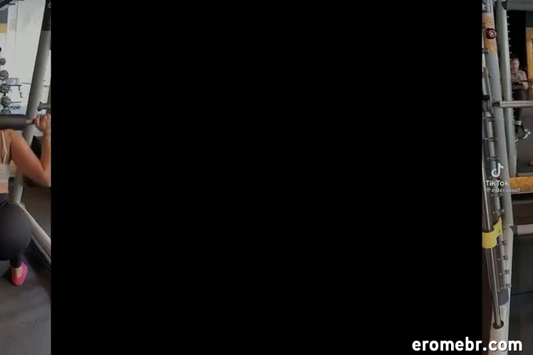 Ester Ana fodendo com amigo até levar gozada