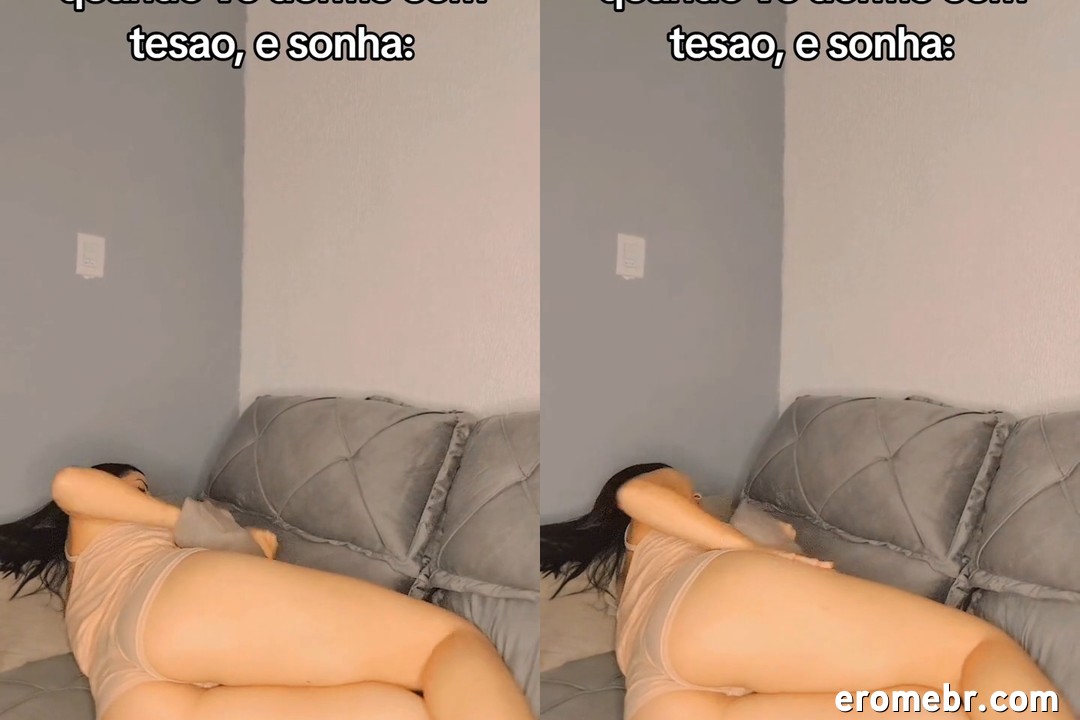 Girl Power transando e dando a bucetinha no sofá