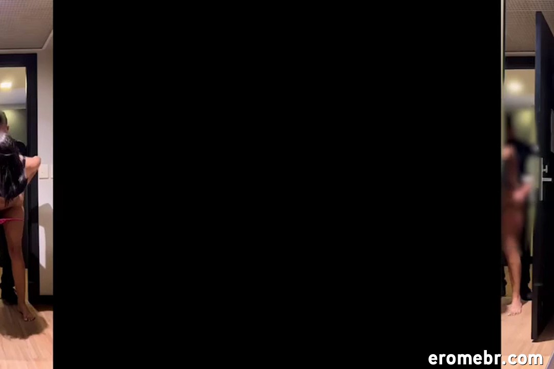 Karlyane Menezes putinha fodeu com entregador e ganhou porra na buceta