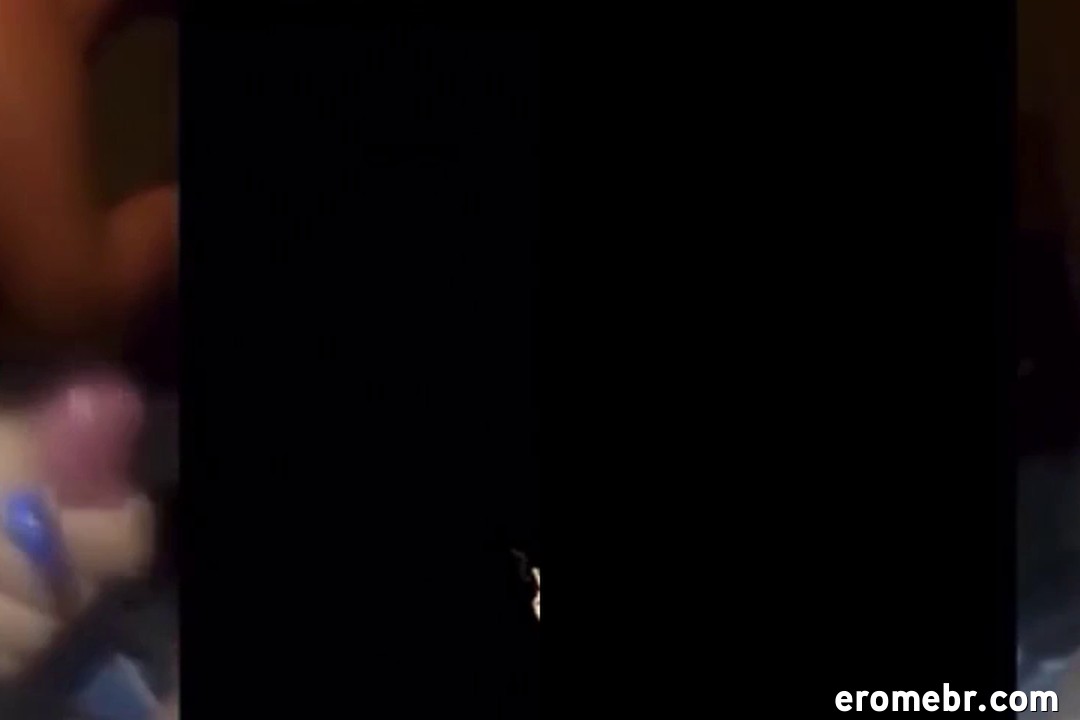 Mirian Gabriele pelada novinha rabuda mamando e sentando