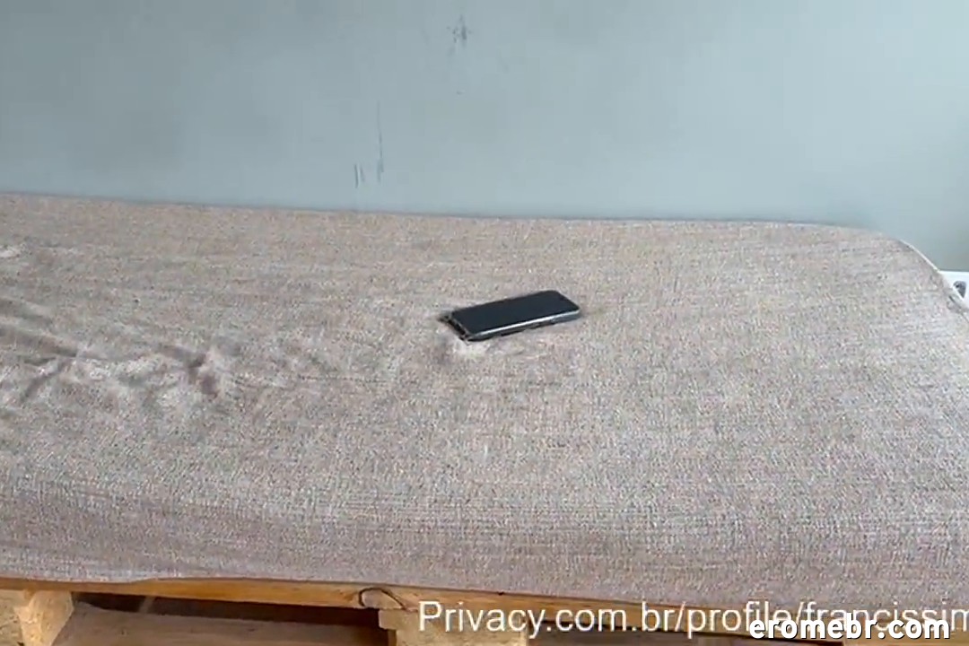 Negão comendo a coroa gostosa do onlyfans Francis Simas