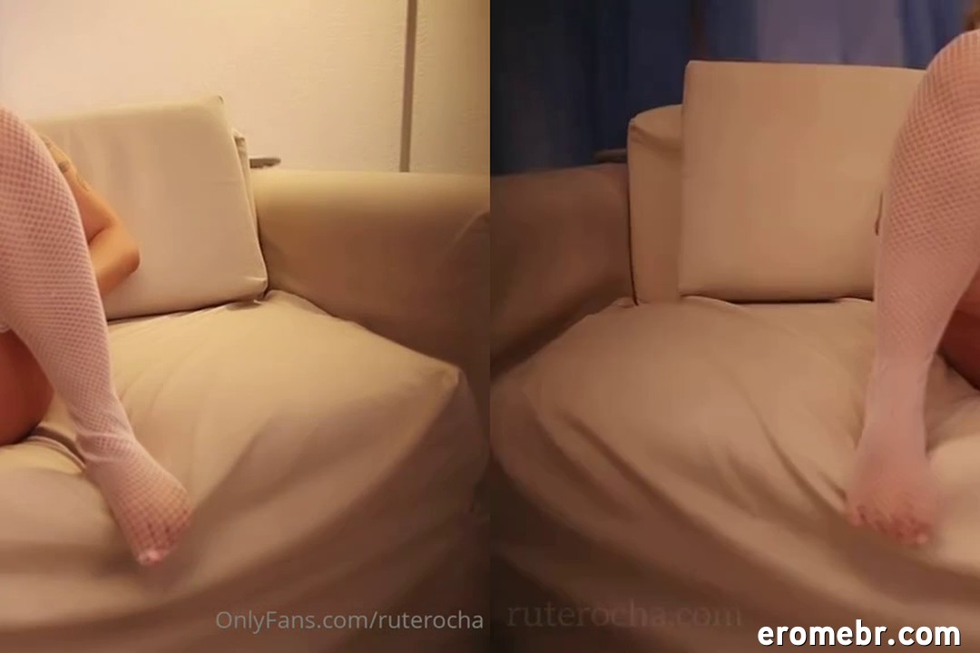 Rute Rocha pelada com a mão na buceta tocando siririca