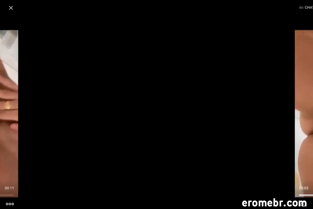 Tay Cerqueira pelada tocando siririca com sua buceta gulosa