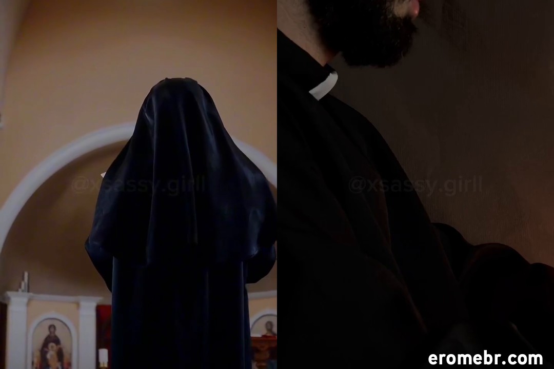 Xsassygirll fudendo fantasiada e levando gozada na boquinha